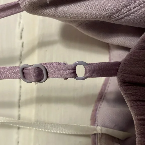 Like new !  100% silk chiffon , lilac color dress with beaded embellishments. - Picture 10 of 15